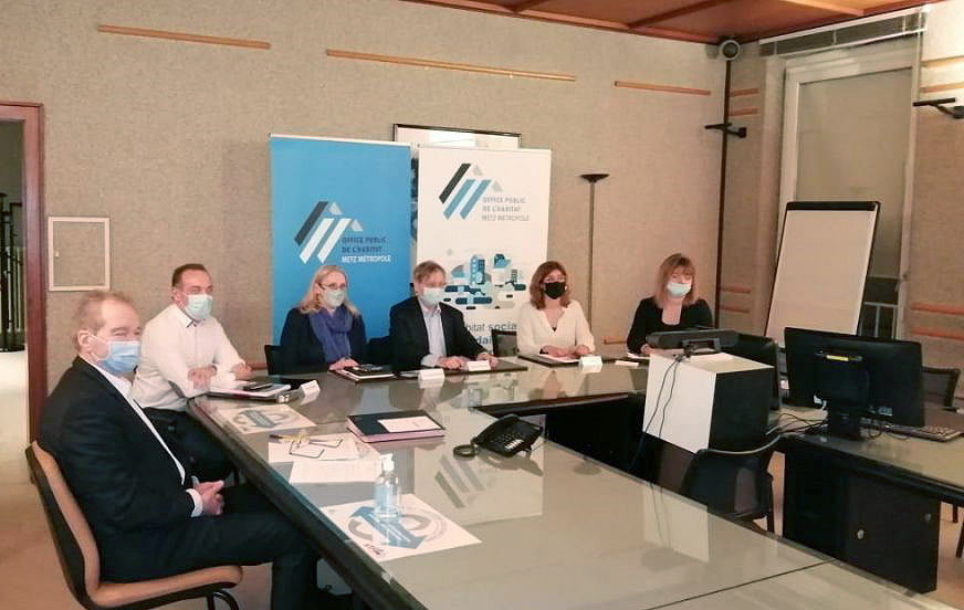 Photo des élus et des collaborateurs de l'OPHMM